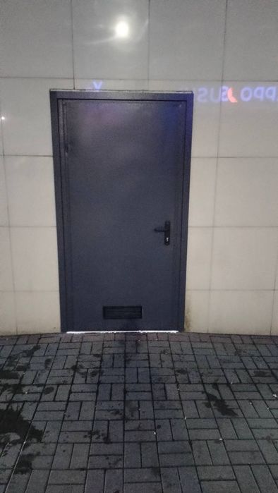 Технічні двері в підвал, металеві двері, металлические двери