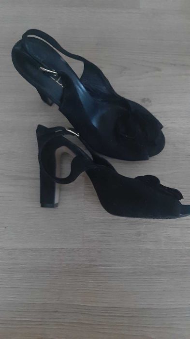 Босоніжки жіночі  красиві   38 р