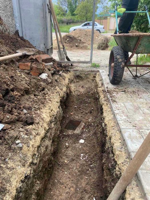 Демонтаж ,демонтаж плитки демонтажні роботи демонтажные работы ,  копка ,земляные работы