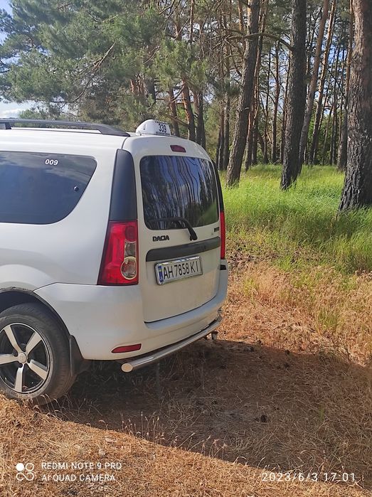 Услуги такси на 7 местному авто  Дачия Логан