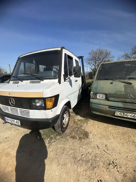 Мерседес 409D автоэвакуатор