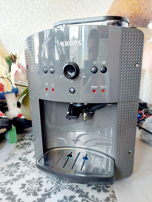 Кавомашина Krups EA81* - Автоматична кавоварка