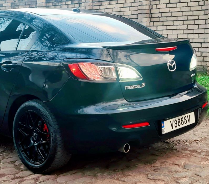 Продам  MAZDA-3  2013г.в 2.0 skyactiv.