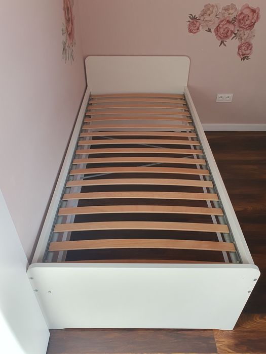 SLÄKT Rama łóżka, biały, 90x200 cm +  materac