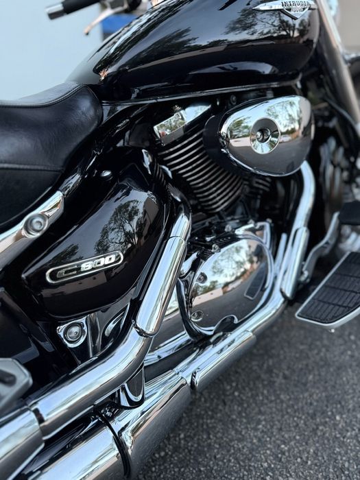 Suzuki Intruder C 800