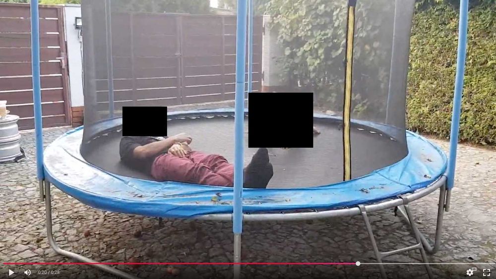 Trampolina ogrodowa z siatką