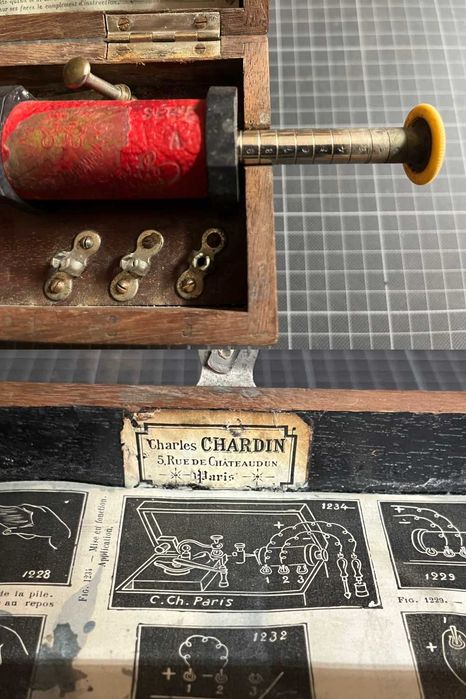 Aparelho médico antigo Charles Chardin - Paris