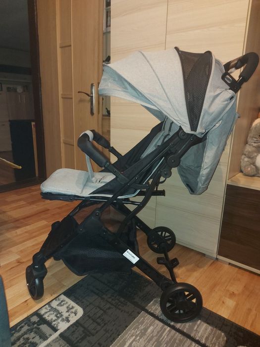 Wózek spacerowy składany nowy