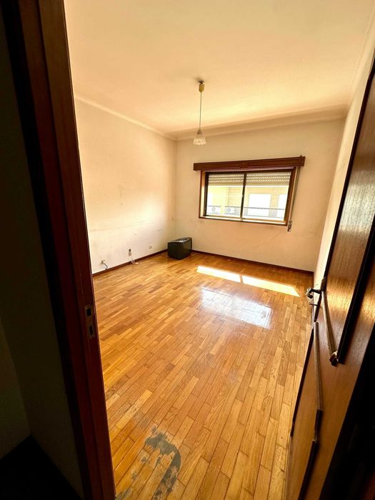 TROFA-Moradia T4 no centro - a 15 min do Porto