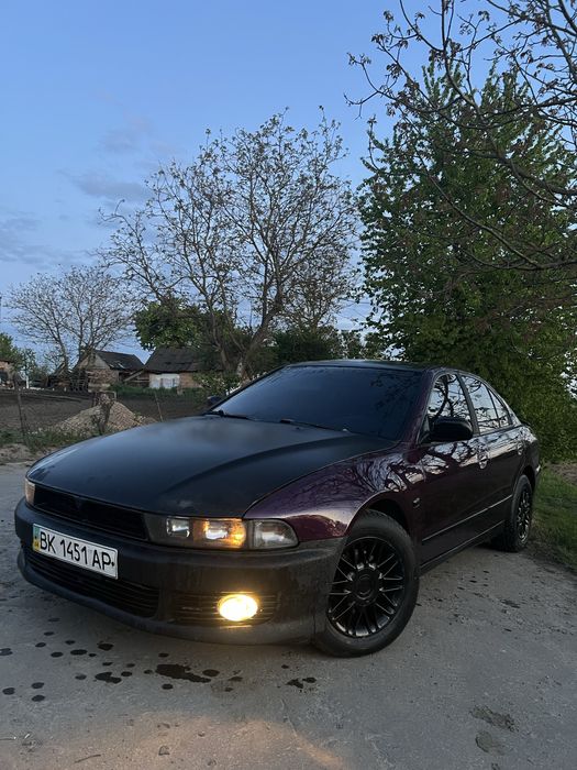 Mitsubishi Galant 8