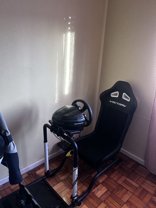 Cockpit NLR Victory + Thrustmaster T300RS GT