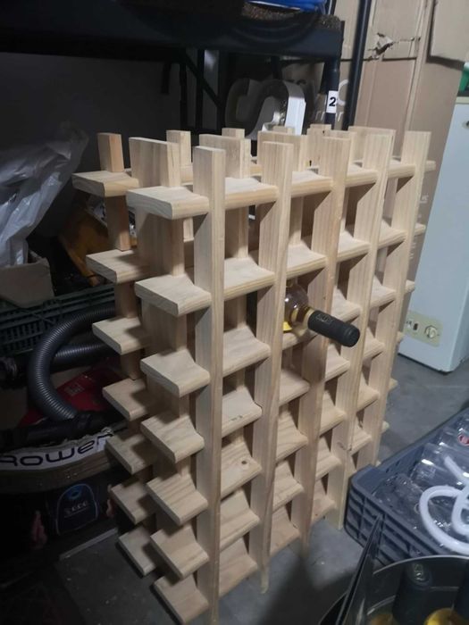 Garrafeira de madeira