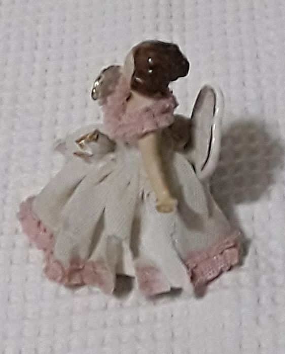 Boneca bailarina em porcelana Dresden Alka Peppi