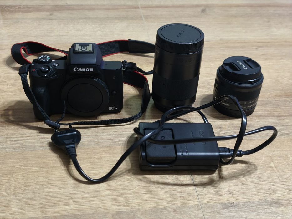 Canon EOS M50 Mark II, czarny + obiektywy EF-M 15-45mm IS STM i EF-M 55-200mm IS STM + Peak Design Everyday Sling 3L V2 + SD 256