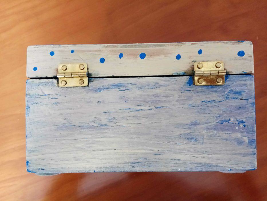 Caixa de madeira quadrada