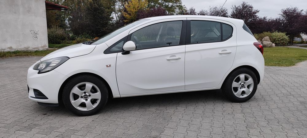 Opel Corsa E z 2015 roku benzyna
