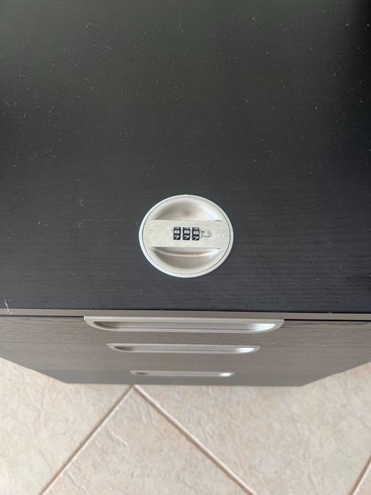 Gaveteiro com código de fecho