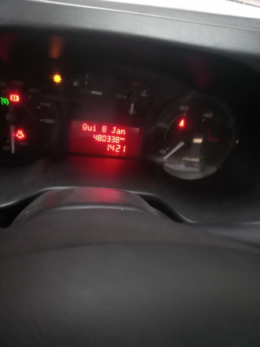 Carrinha Iveco caixa aberta