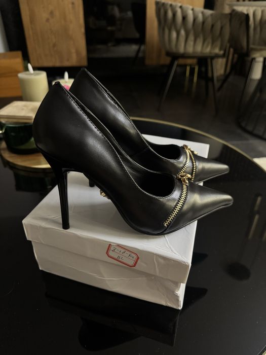 Szpilki Versace  rozm 37