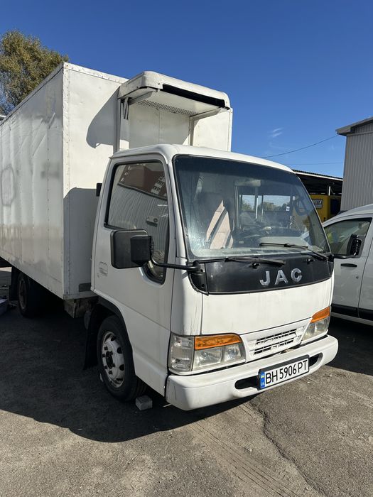 Прдам Jac 1020 рефрежиратор