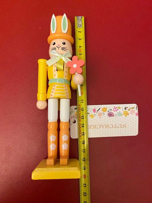 Quebra-Nozes em formato de Coelho de Páscoa