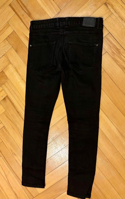Spodnie czarne jeans Slim fit r.33