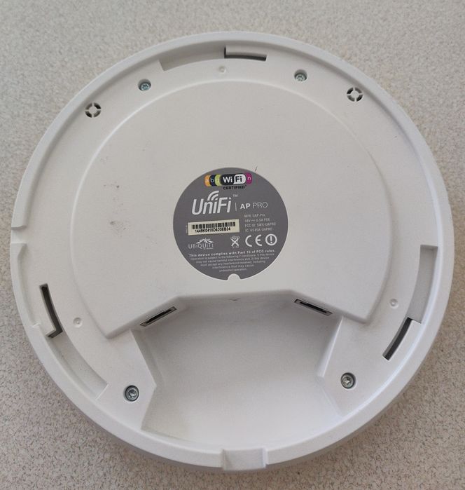 Ubiquiti unifi AP Pro  2,4 5GHz 2xLAN gigabit 48V komplet