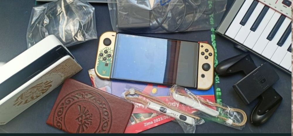 Nintendo Switch OLED Zelda Edition