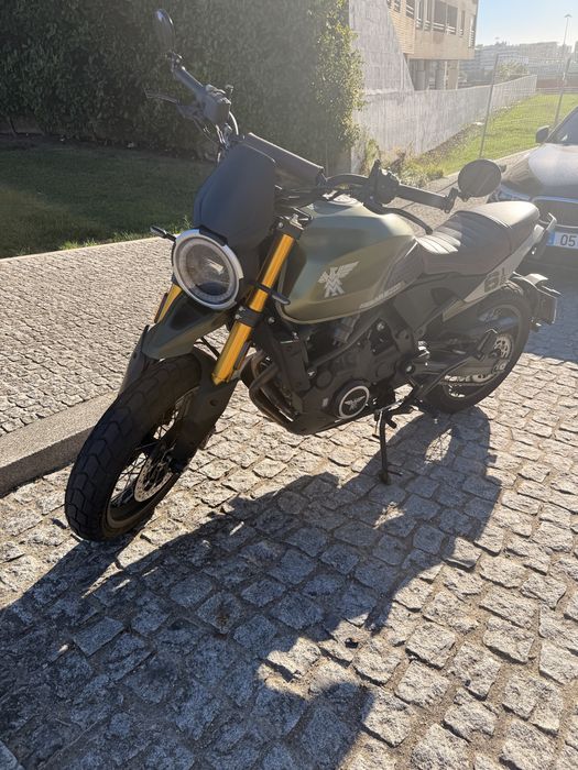 Moto Morini Seiemezzo 650