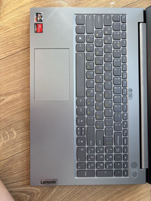 Lenovo IdeaPad 15.6″ • Ryzen 3 4300U • 8 ГБ • SSD • Windows 11 Pro