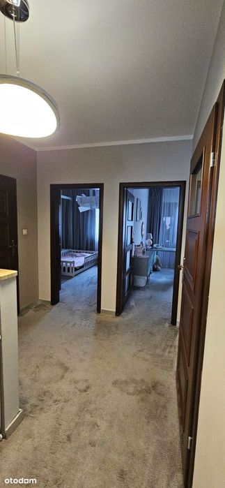Dom szeregowy z garażem i klimatyzacją, 180 m² w CENTRUM + 2 garaże