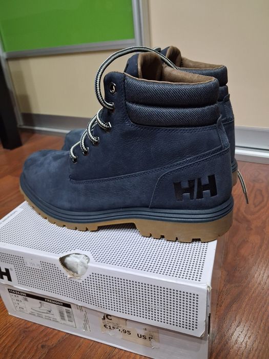 Helly Hansen 42.