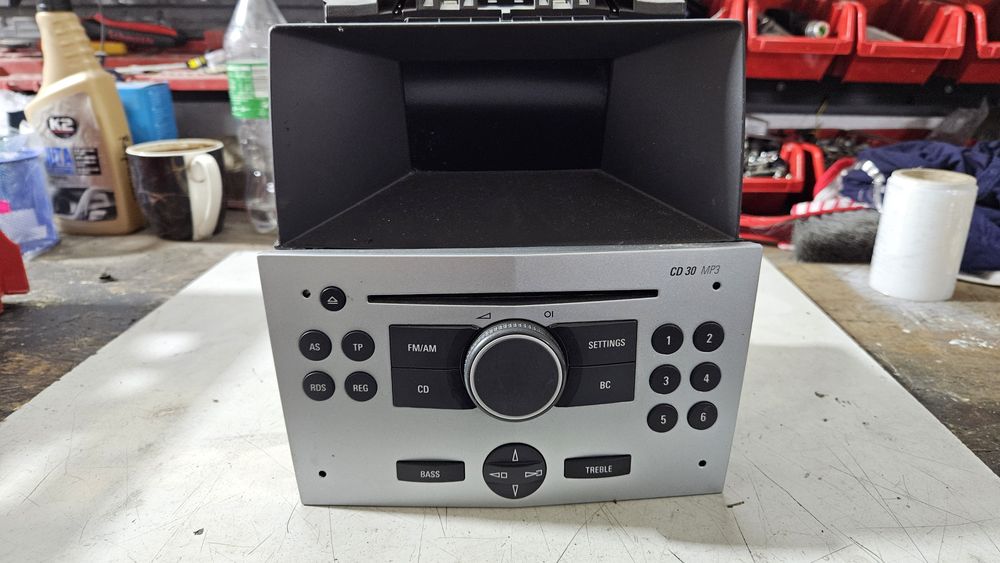 Radio cd30 mp3 wyświetlacz opel astra h zafira b polskie menu
