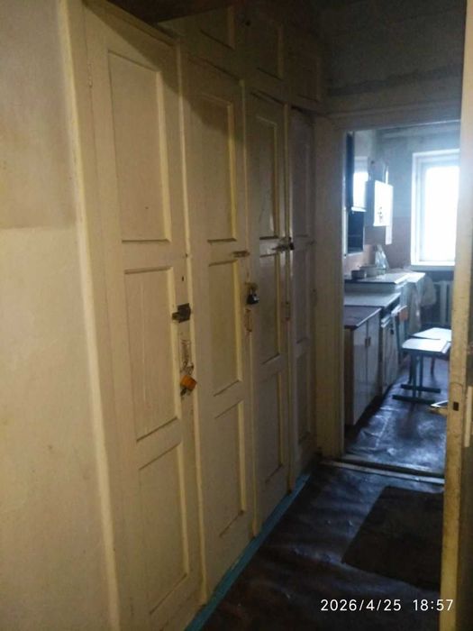 Без комісії ! Продам окрему кімнату в комунальній квартирі  Центр Києва, Поділ
