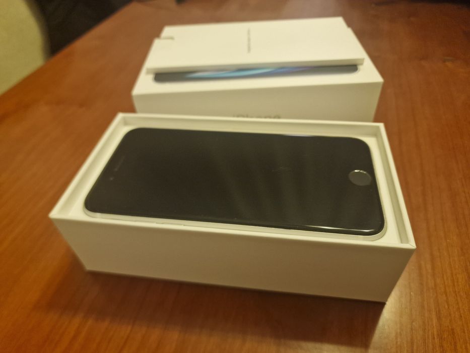 iPhone SE 2020 branco