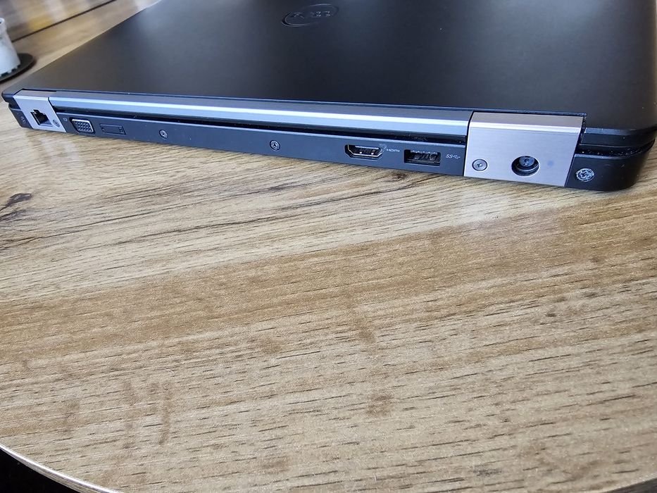 Dell Latitude E54570 i5-6300 2x2.4GHz 8GB Ram dysk SSD 240GB  ! ideał