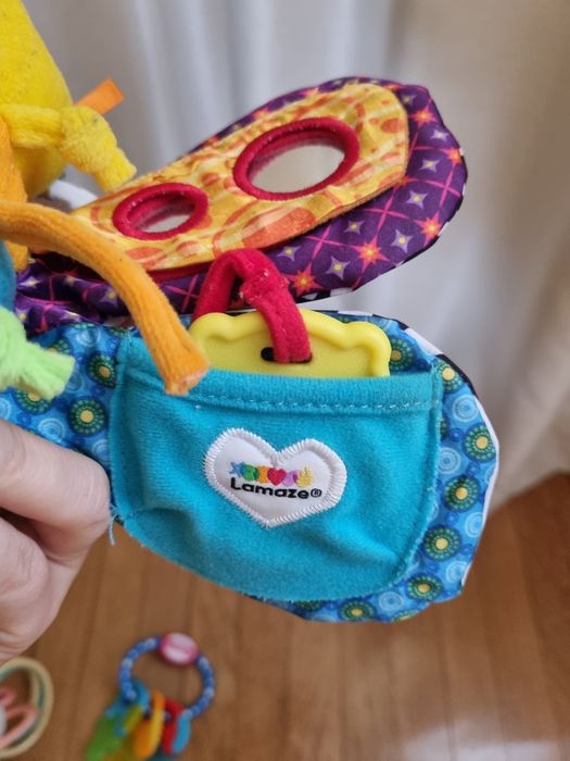 М'яка іграшка підвіска Lamaze метелик прорізувач