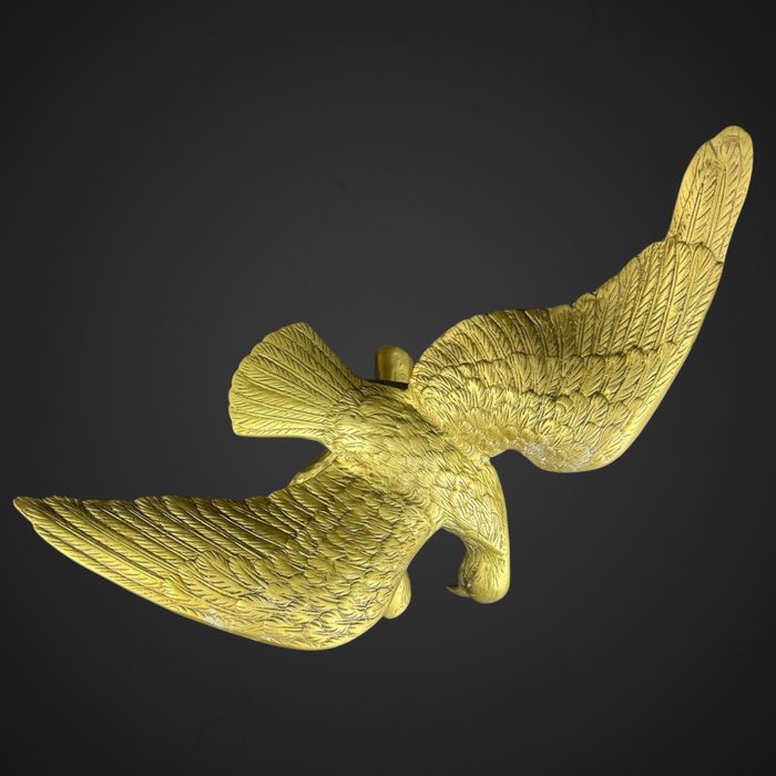 Figuralna rzeźba z mosiądzu ptak na gałęzi orzeł sokół B51/100201