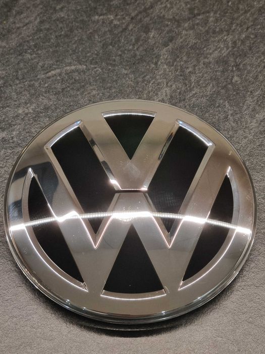 Оригінальний значок (емблема) решітки радіатора VW Tiguan 2 (2017–2021) під дистронік / радар Front Assist (ACC).