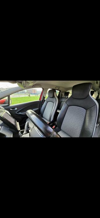 Aluguer Zoe Intens 52kw 24 horas/7 dias por Semana - Porto/ Braga