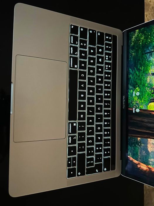 MacBook Pro 13” 2019 i5 | 16GB RAM | Touch Bar | Excelente estado