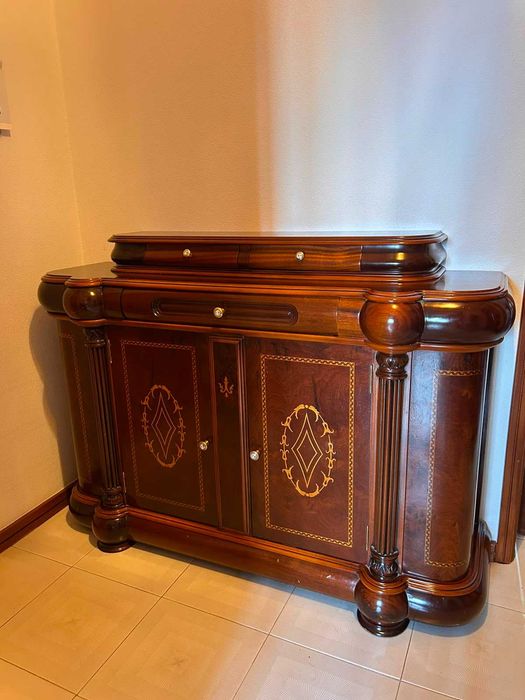 Consola estilo clássico com puxadores "diamante"