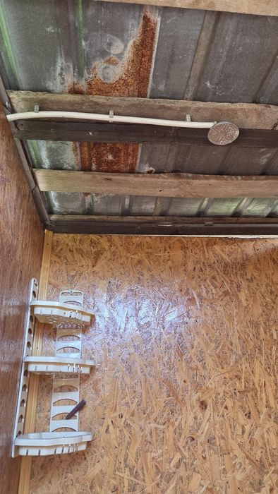 Літній душ, металевий каркас