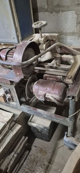 Dwu pila do wycinania czopow