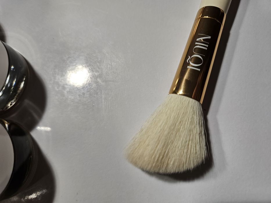 NIUQI/mięciutki pędzel do konturowania/Edycja limitowana DREAMLIGHT