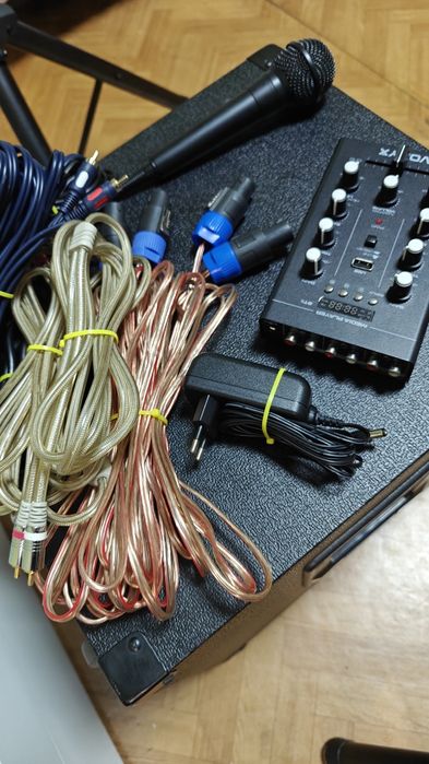 Nagłośnienie dla mobilnego DJ kolumny aktywne mixer kable