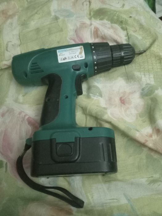 Аккумуляторный шуруповерт 18V