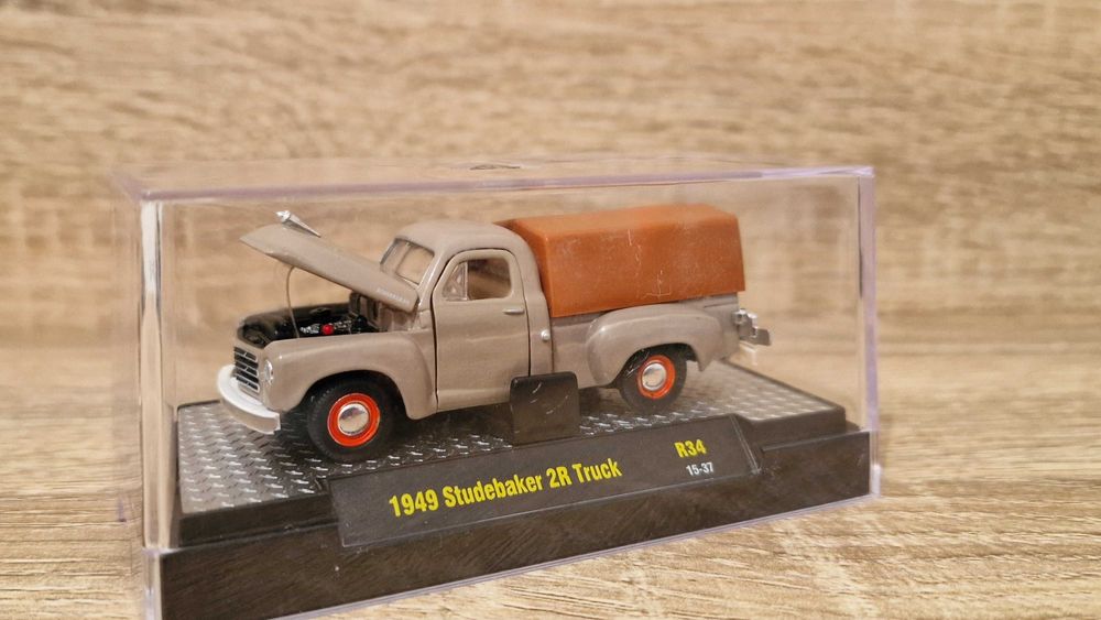 Studebaker 2R Truck «1949« 1:64