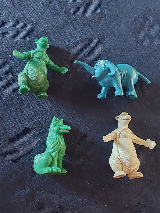 bonecos muito raros monocromaticos Mogli brinde