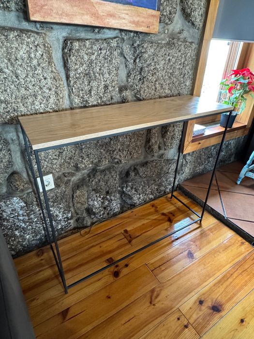 Móvel de entrada mais móvel de apoio